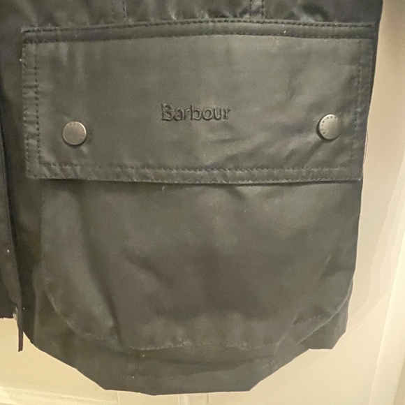 Women’s Barbour Beadnell Waxed Jacket - Picture 9 of 15